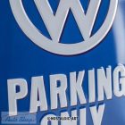 Volkswagen VW Parking Only Nostalgic Art 26169- fémplakát fém tábla (15x20cm) VW szerelmeseinek, Autórajóngóknak
