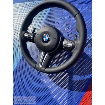 BMW M sport M5 F1 kormánykerék BMW  F10 M-es kék piros varratokkal 
